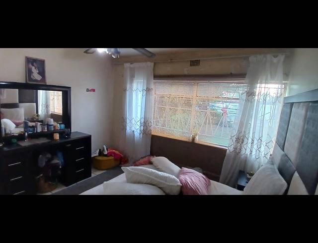 2 BEDROOM FLAT FOR SALE IN VEREENIGING CENTRAL